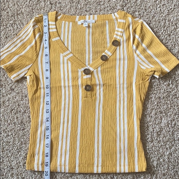 Cropped Top - Picture 5 of 6